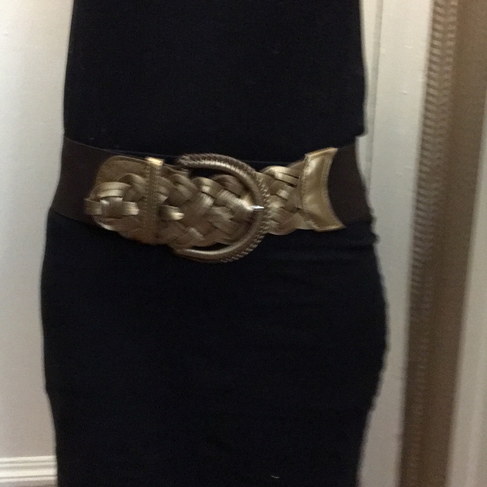 Stretch gold & brown belt with basket weave design